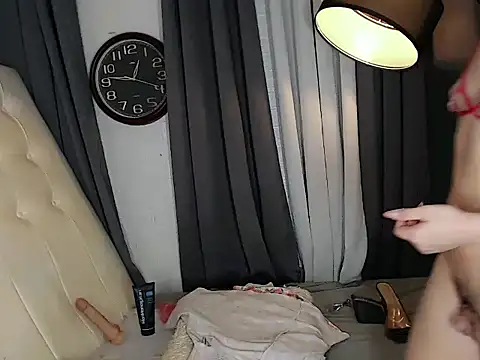 foxxy_barbie - Foxxy_Barbie's free webcam - UK Sex Cams