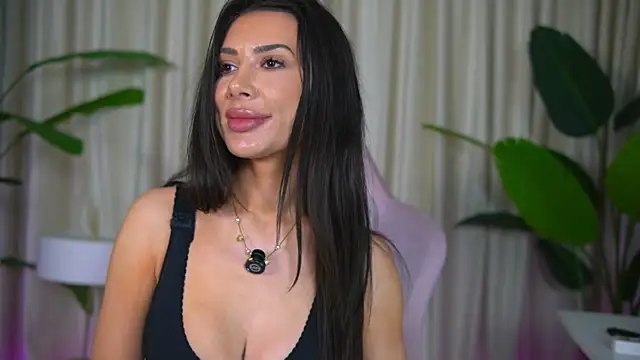 FoxieJullia Stripchat cam model