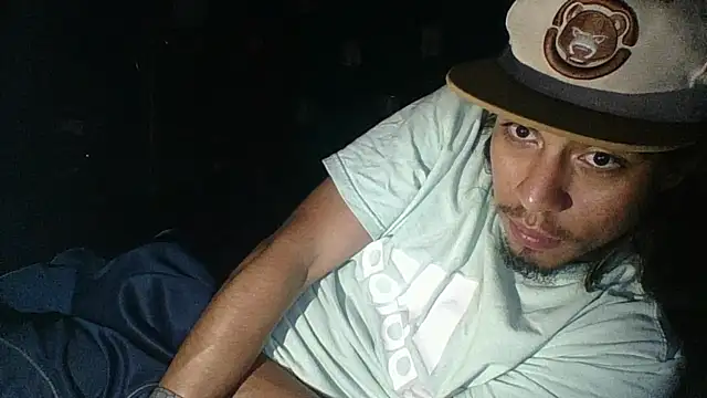 AlexAlejandro13 webcam