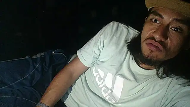 AlexAlejandro13 webcam