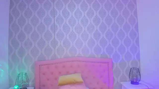 OnlyGia live sex cam