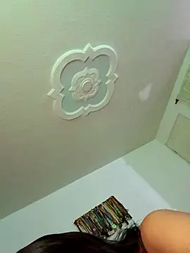 ExoticDarkDoll webcam