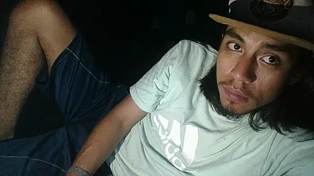 AlexAlejandro13 webcam