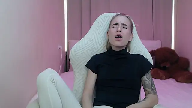 deborahorny - DeboraHorny's free webcam - UK Sex Cams