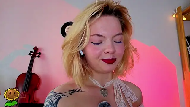 MelinaBunnyyy webcam