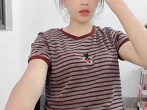 Miumiu028 Stripchat cam model