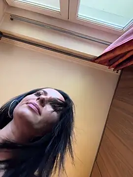 Hotmomcheckk_ webcam