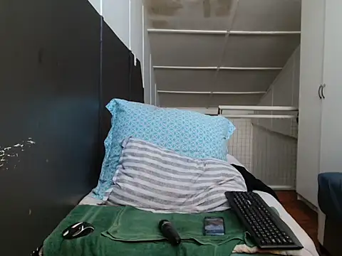 BustieMandy webcam