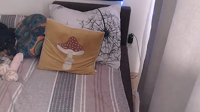 AlienforTwenty webcam