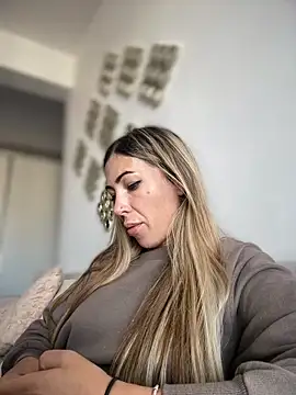 RaquelleDevon webcam