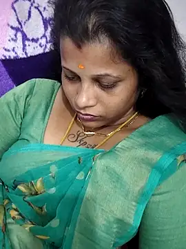 sweetqueen143 webcam