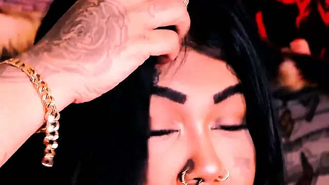 indian_dreamgirl webcam