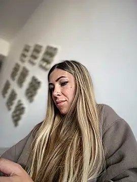 RaquelleDevon webcam