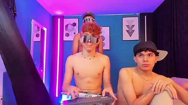 Marcus_and_Tony webcam