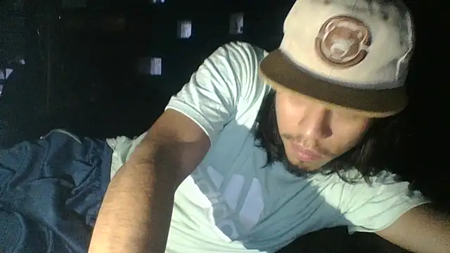 AlexAlejandro13 webcam