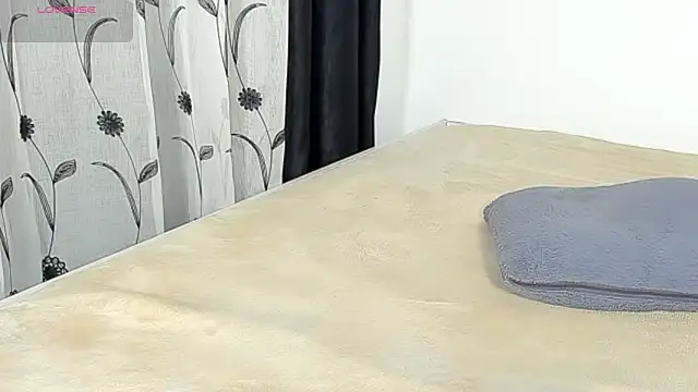 CREAMY_BUBBLEGUM webcam