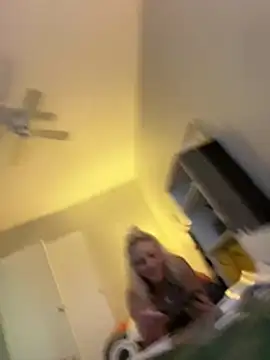 mileslongdeep webcam