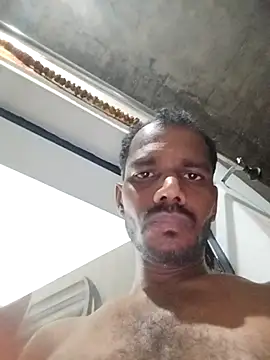 Daddyishere_19 webcam