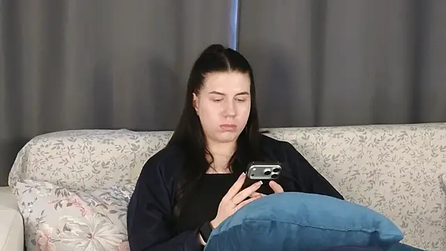 DesireAndAdmire webcam