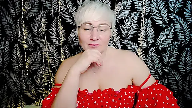 Olivia_playful webcam