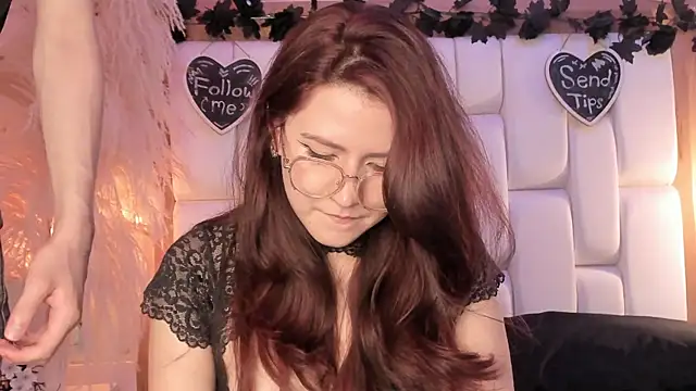 Daphne_And_Roger webcam