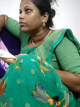 sweetqueen143 webcam