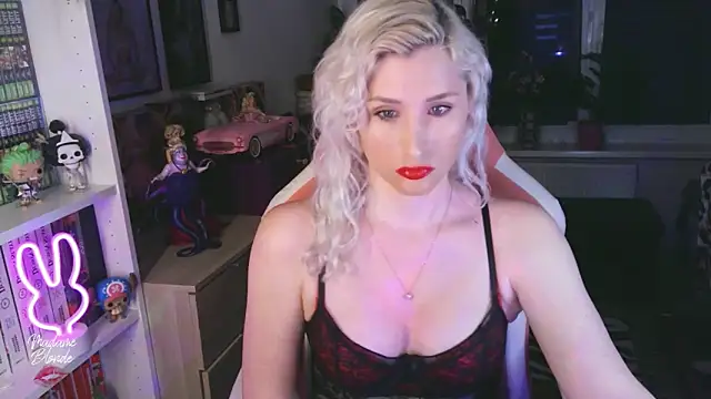 Madame_Blonde webcam