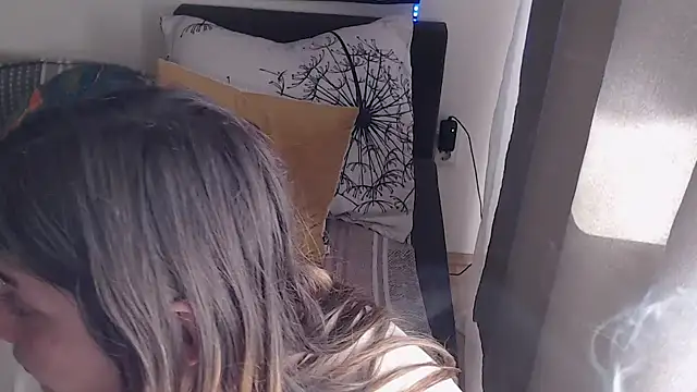 AlienforTwenty webcam