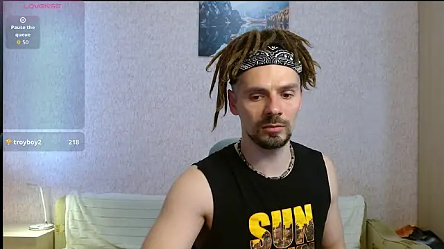 Aestheticguy101 webcam