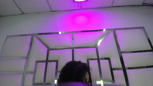 antonelablaze - AntonelaBlaze's free webcam - UK Sex Cams