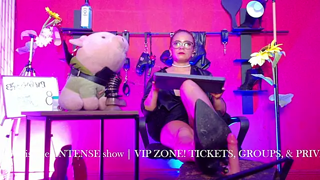 MistressSlut1 webcam