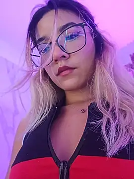 Pretty_roxxyy webcam