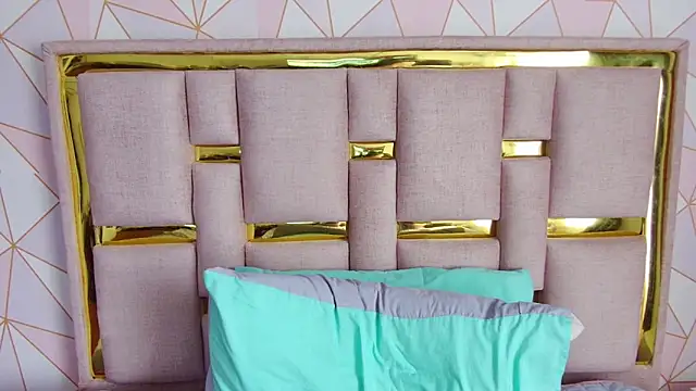 ninachan_ - NinaChan_'s free webcam - UK Sex Cams