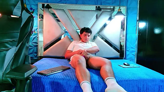 Oliver_Jamees webcam