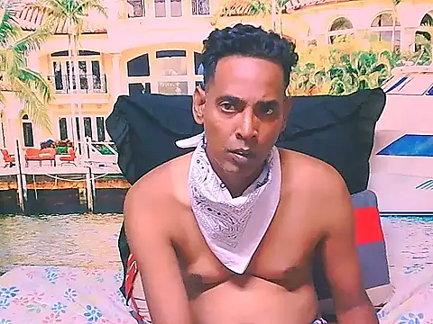 IndianHunk01 webcam
