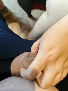 MadaamJizz_DickLewd webcam