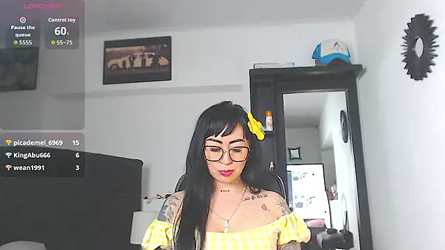 Vicky_hotmilf webcam
