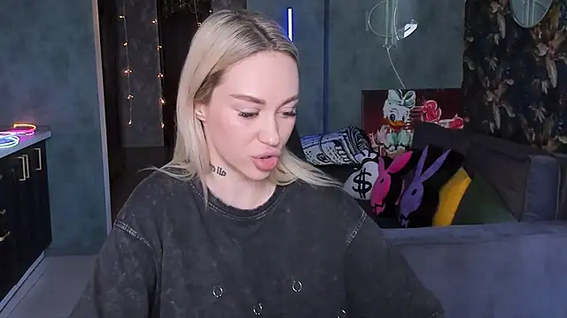 Blckmirrorr Stripchat cam model