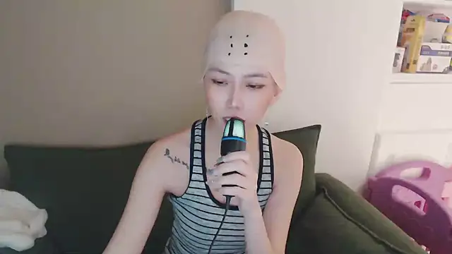 美女whitecat13在线直播