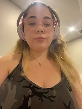 brooklynivy (F young) - POV topless pick your position