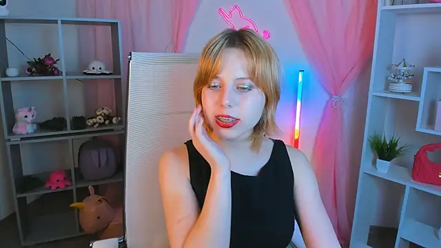 VivienneHebert webcam