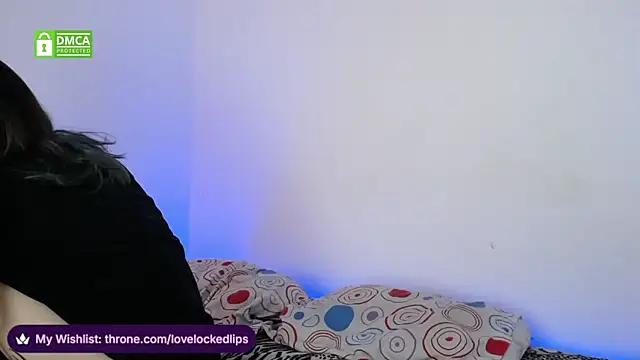 lovelockedlips webcam