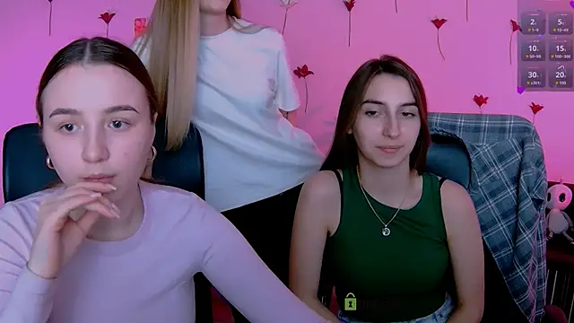 mila_firee (Ask my age) - doggy style 2 girls