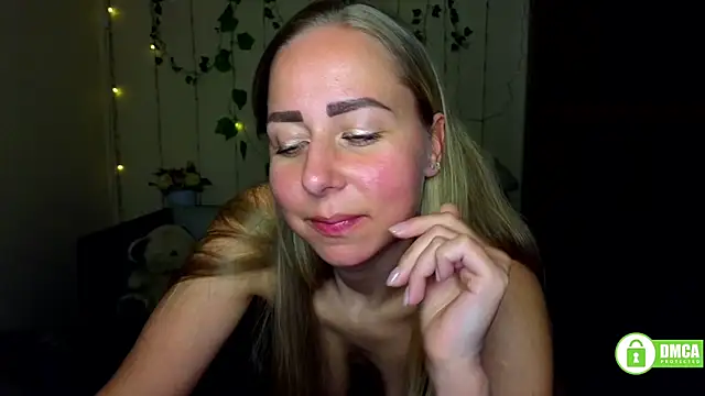 Alicewonderrmiss webcam