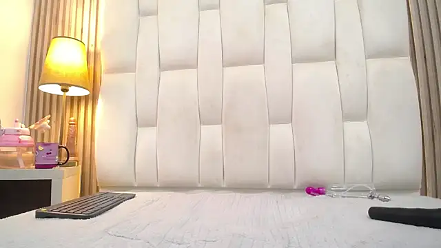 charlotteschmidtt - CharlotteSchmidtt's free webcam - UK Sex Cams