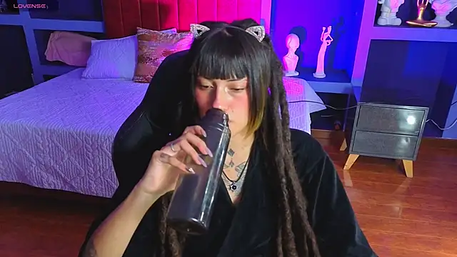 _sharlotte777 webcam