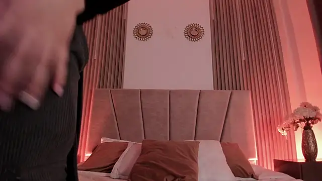 Victoria_Beaumont webcam