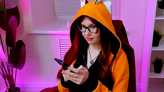 CarolGiggly live sex cam