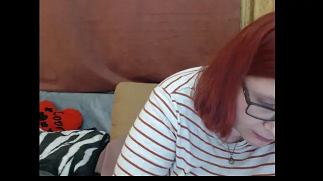 PlayfullMature webcam