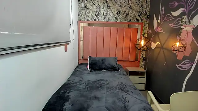 Zoe__Taylor__ webcam